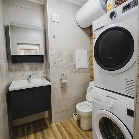 Apartmán модерен артемида с басейн и градина *
